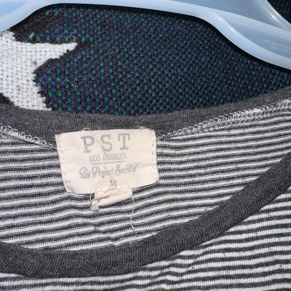 tee - Picture 3 of 3